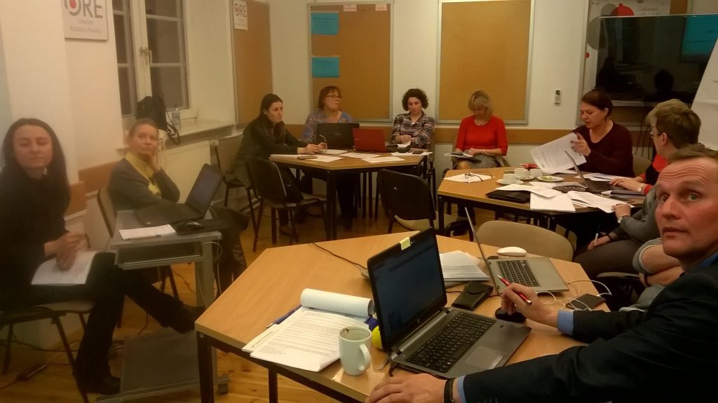 Zespół autorów i specjalista do spraw ewaluacji przy pracy