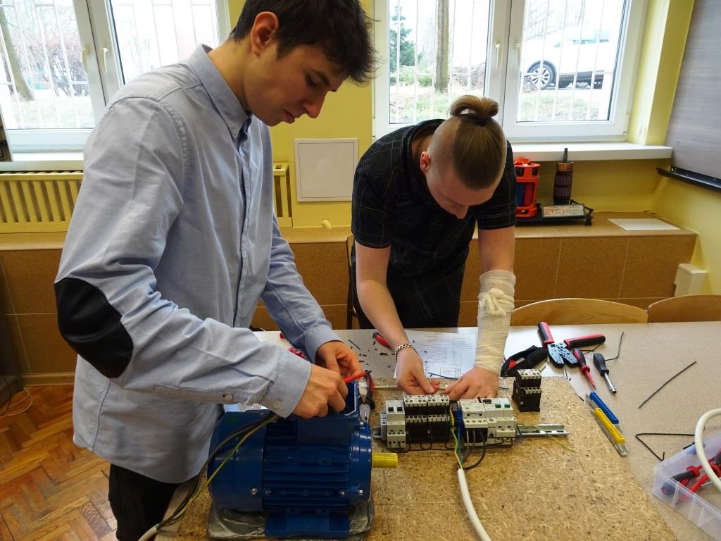 Kurs „Realizacja kształcenia według nowych programów nauczania dla zawodów”