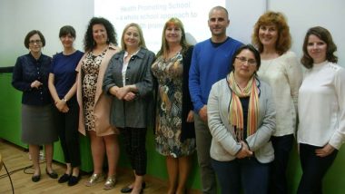 Wspólne zdjęcie uczestników wizyty studyjnej z Wicedyrektorem ORE Marzennę Habib oraz pracownikami Wydziału Wychowania i Profilaktyki