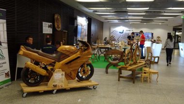 prezentacja w przestrzeni targowej stoiska Technikum Drzewnego w Garbatce-Letnisku