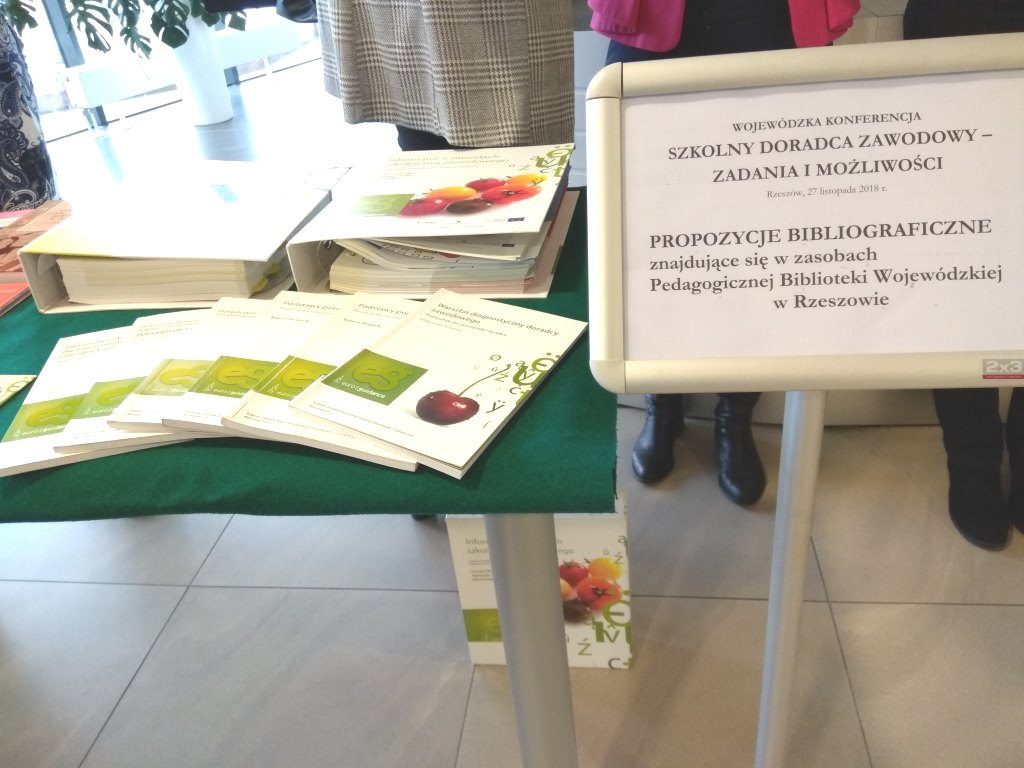 stoisko Pedagogicznej Biblioteki Wojewódzkiej w Rzeszowie