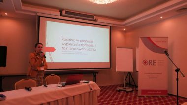 prezentacja dr Sylwii Gwiazdowskiej-Stańczak nt wpierania zdolności przez rodzinę