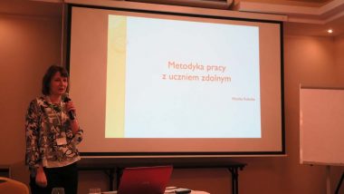 wystąpienie Moniki Rokickiej nt metodyki pracy z uczniem zdolnym