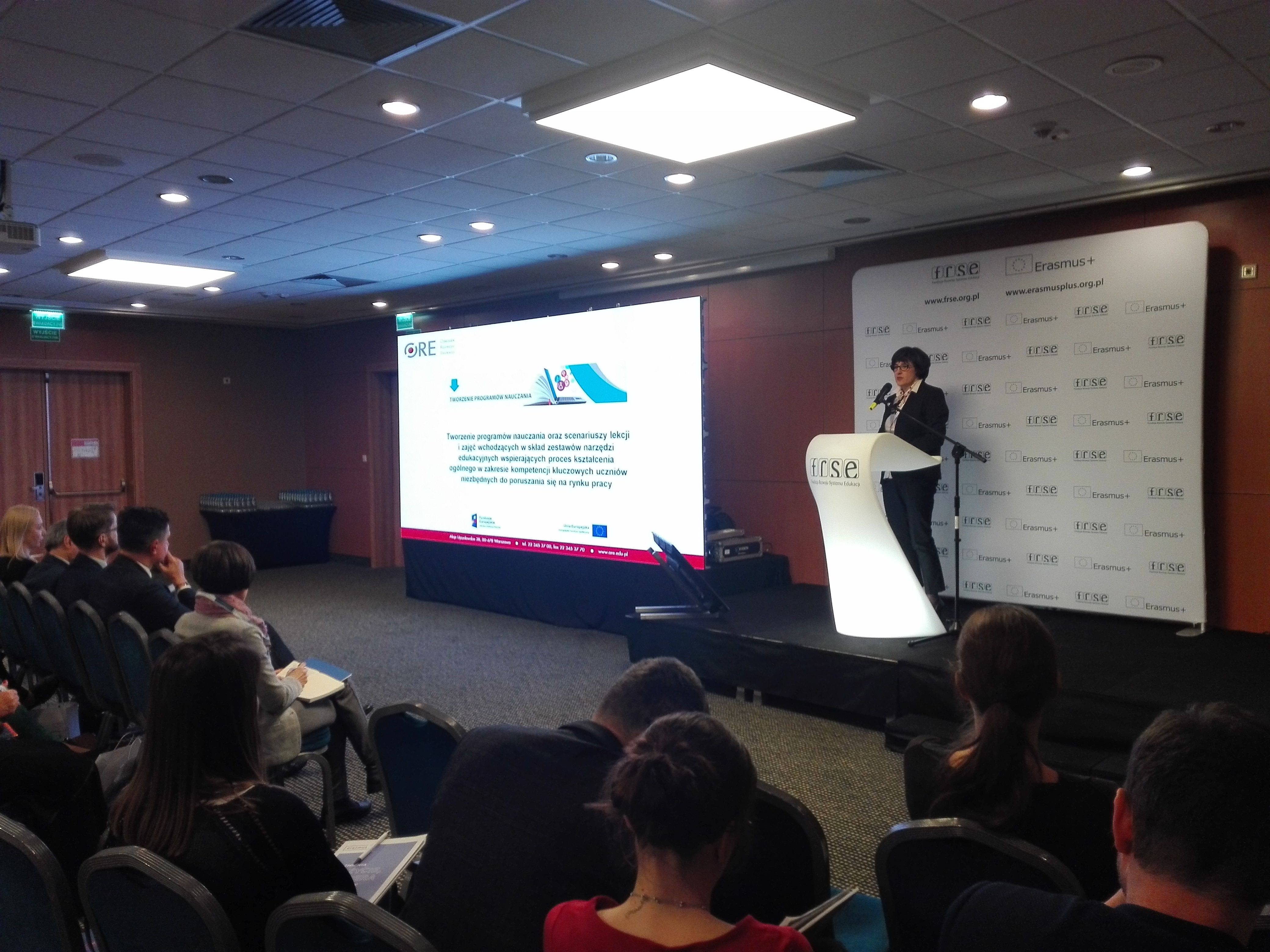 Jakie programy nauczania języków obcych dla uczniów?