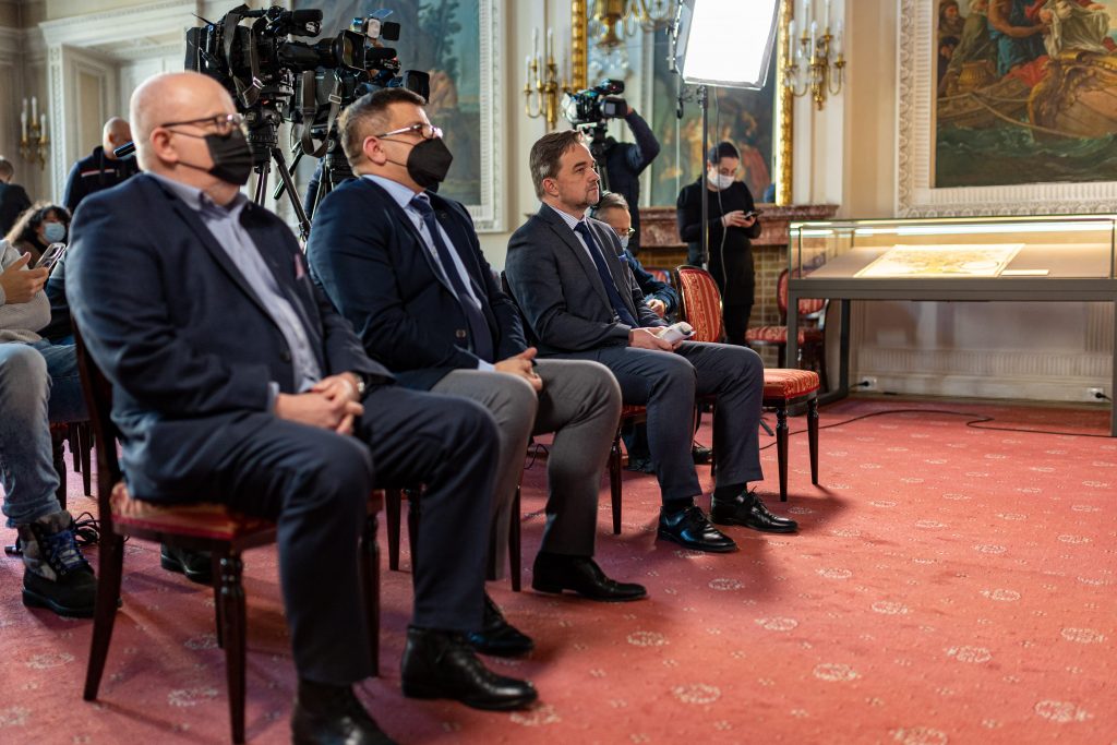 Uczestnicy konferencji - w pierwszym rzędzie pośrodku Tomasz Madej - Dyrektor ORE