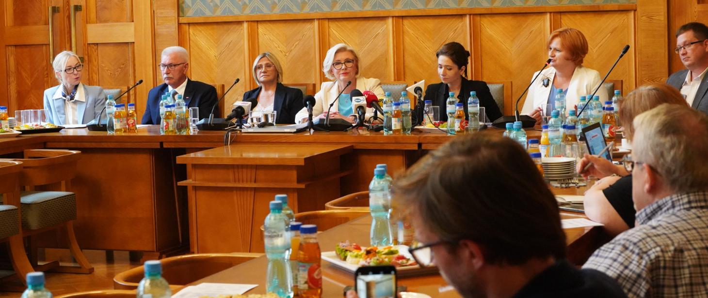 Kształcenie dostosowane do potrzeb rynku pracy – Wojewódzkie Zespoły Koordynacji ds. kształcenia i szkolenia zawodowego oraz uczenia się przez całe życie