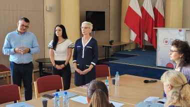 Tomasz Madej p.o Dyrektora Ośrodka Rozwoju Edukacji w Warszawie, Marta Koch – Kozioł Kierownik Wydziału Edukacyjno – Zawodowego ORE, Agnieszka Karczewska -Gzik Kierownik Wydziału Rozwoju Kompetencji Społecznych i Obywatelskich ORE