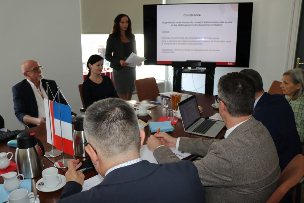 Wizyta studyjna przedstawicieli francuskiego systemu edukacji: Bernadette Paccalin, Kamel Haddad, Jérôme Muzard, Pierre Pottez, Angeline Joyet, Jean-Pierre Méau, Jérémie Ranque; przedstawiciele Instytutu Francuskiego i Ambasady: Francji Philipp Morisset i Anna Leszczyńska-Wojno przedstawiciele ORE; Andrzej Suchenek i Magdalena Mrozkowiak, Magdalena Płotczyk, Anna Susek