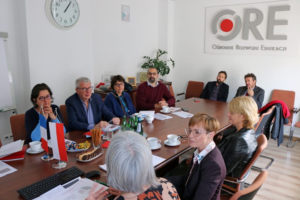 Hervé Diet, Laurent Drault, Sylvie Galabbé, Anne-Françoise Jego (Wizytatorzy z Akademii w Nantes); Philippe Morisset (Attaché ds. współpracy edukacyjnej z Ambasady Francji), Benjamin Girodeau (Attaché ds. współpracy językowej z Ambasady Francji); Bogusława Kalinowska i Małgorzata Dotka-Mossakowska (WRSD ORE), Anna Susek (WKJWM ORE)