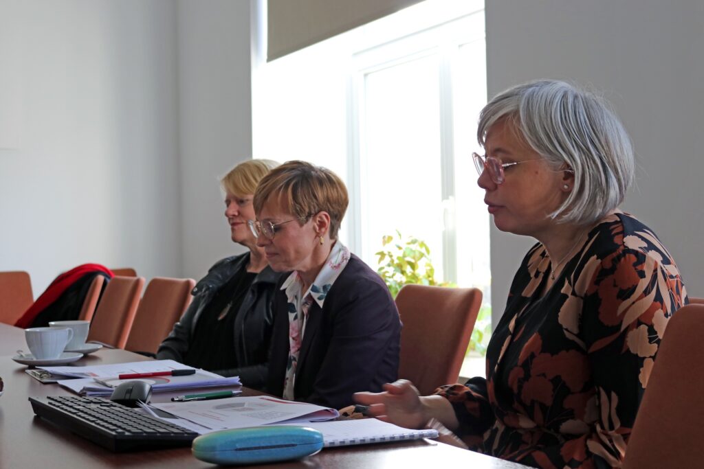 Bogusława Kalinowska i Małgorzata Dotka-Mossakowska (WRSD ORE), Anna Susek (WKJWM ORE)