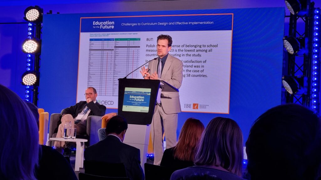 Od lewej: João Costa - Europejska Agencja do spraw Specjalnych Potrzeb i Edukacji Włączającej, Portugalia, Tomasz Gajderowicz - IBE, Polska