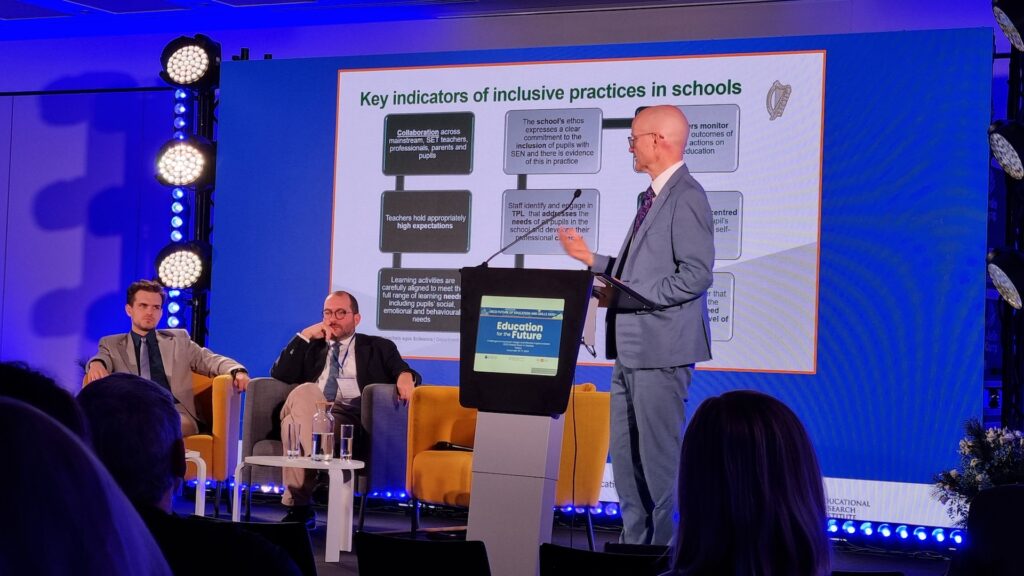 Tomasz Gajderowicz - IBE, Polska, João Costa - Europejska Agencja do spraw Specjalnych Potrzeb i Edukacji Włączającej, Portugalia, Brian MacGiollaphaádraig - Ministerstwo Edukacji w Irlandii