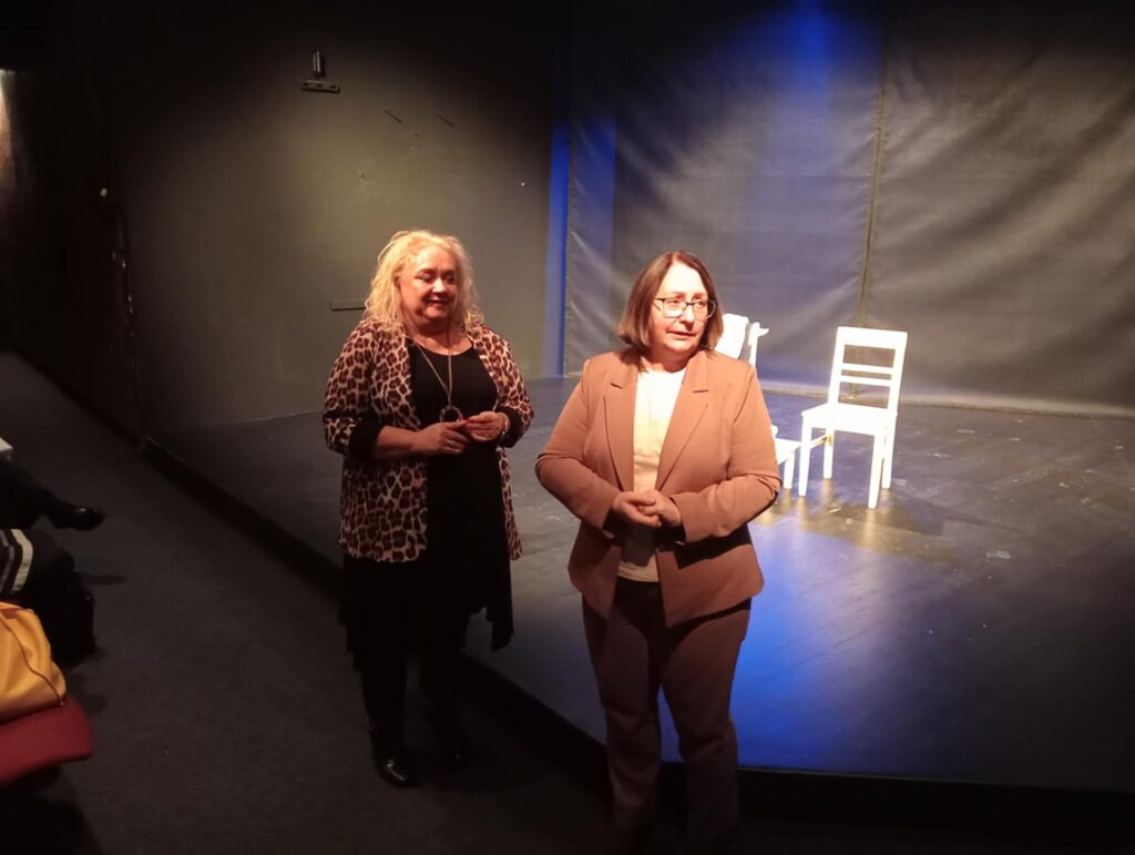 Dyrektor ORE Małgorzata Szeja razem z Anną Morajko-Fornal przedyskutowały z uczestnikami szkolenia perspektywy edukacji regionalnej.