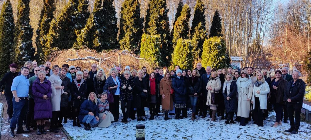 Zdjęcie grupowe przedstawia uczestników kongresu