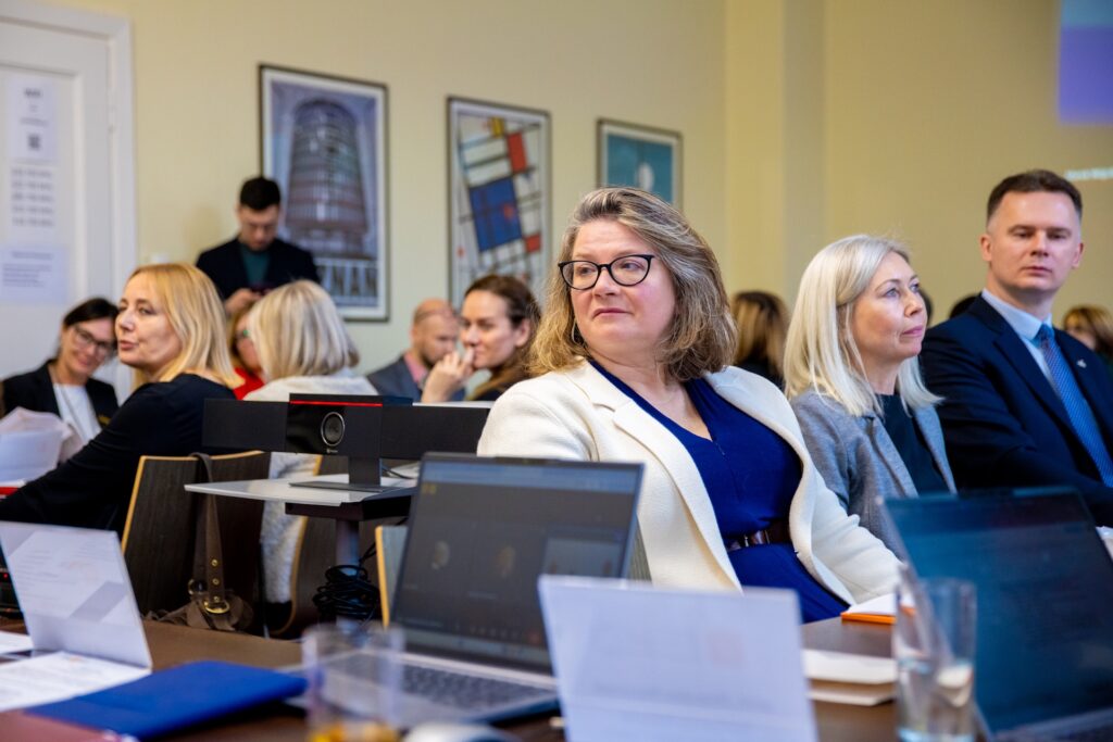 Pierwsze obrady po wręczeniu powołań członkom Rady