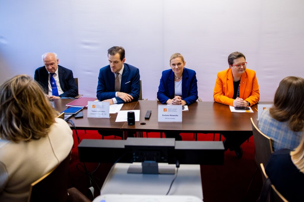 Pierwsze obrady po wręczeniu powołań członkom Rady