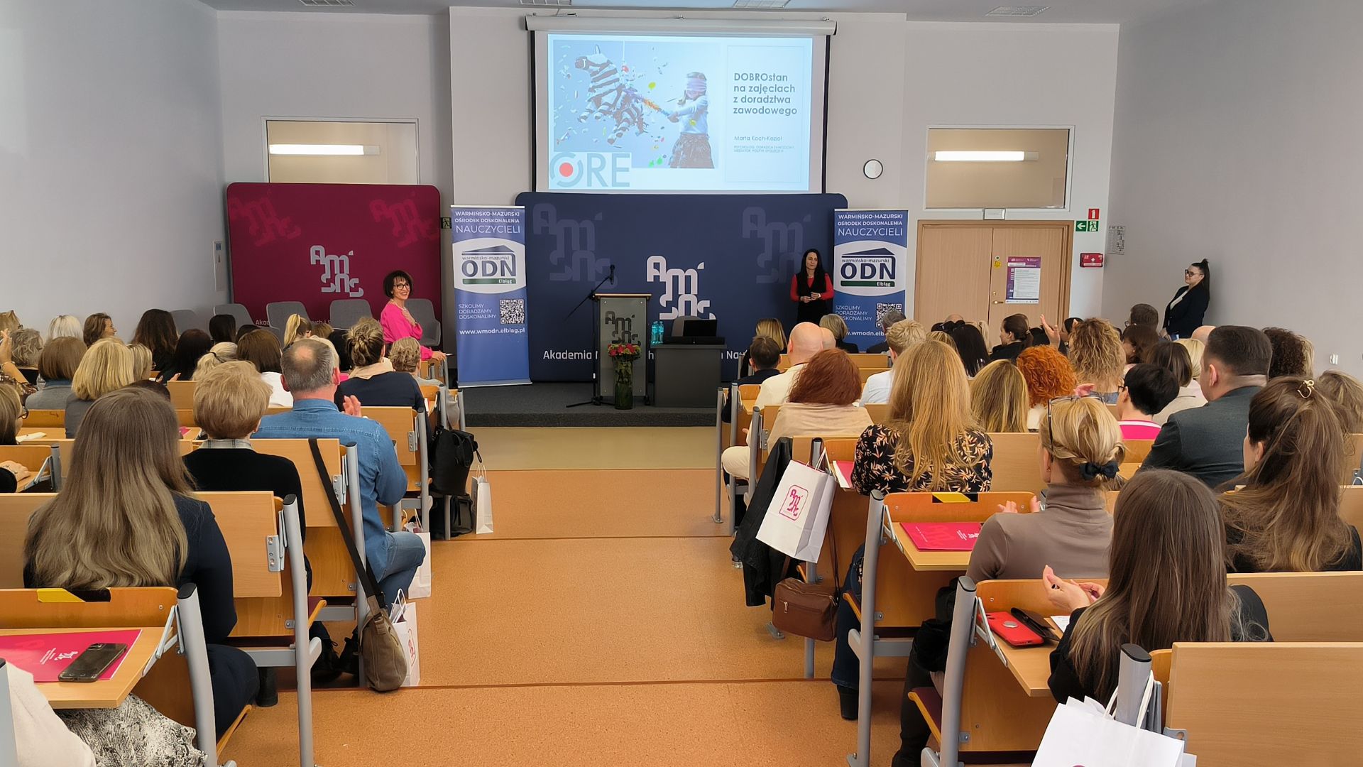 Wystąpienie przedstawicielki ORE podczas konferencji „14-latek w szkole: diagnoza i rozwój kompetencji”