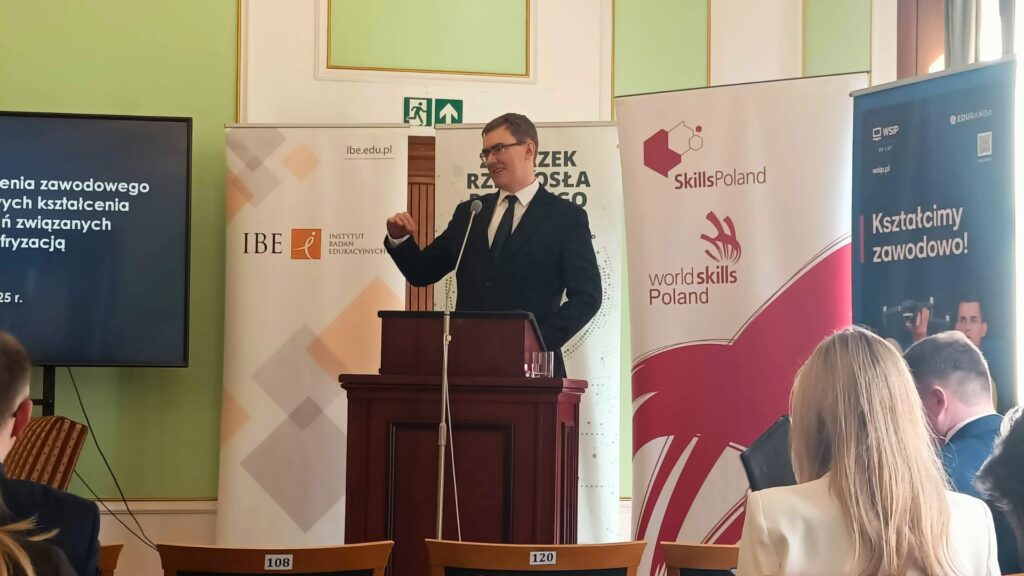 Piotr Bartosiak, Dyrektor Departamentu Kształcenia Zawodowego MEN