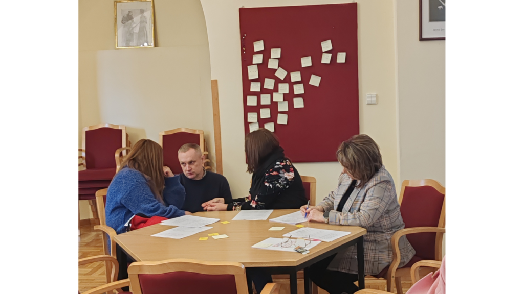 Uczestnicy w czasie pracy warsztatowej nt. wypalenia zawodowego