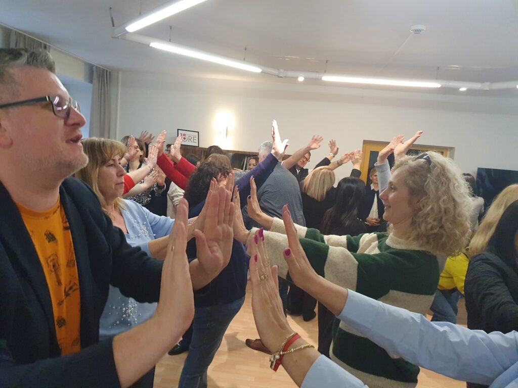 Uczestnicy warsztatów podczas ćwiczeń praktycznych – grupowych i indywidualnych