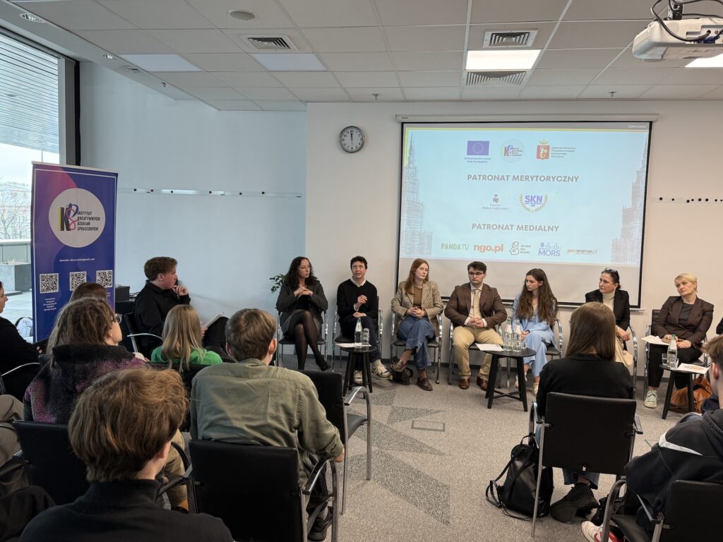 Paneliści oraz uczestnicy spotkania / Fot. Katarzyna Cybula