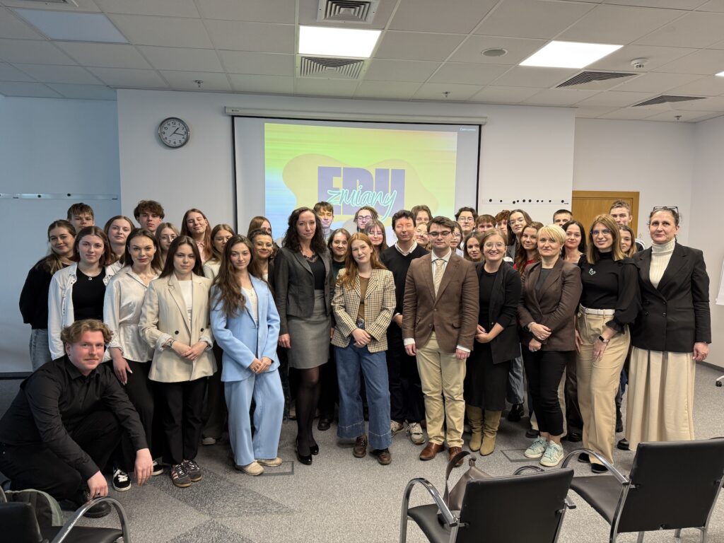 Paneliści oraz uczestnicy spotkania / Fot. Katarzyna Cybula