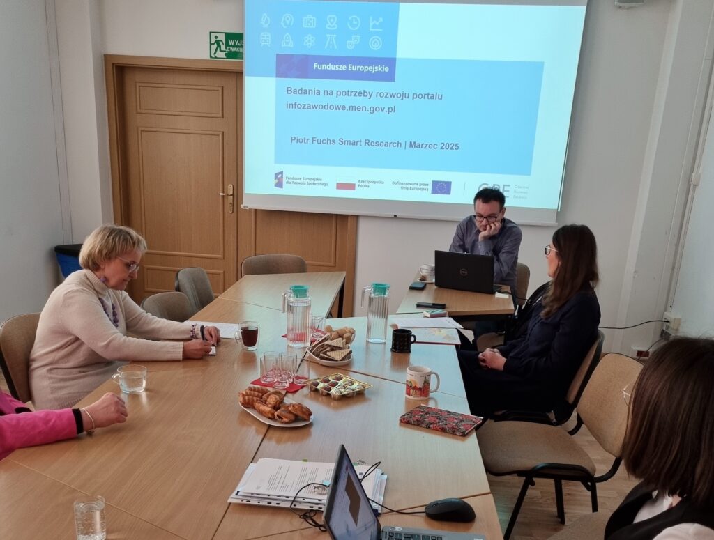 Wykonawca raportu i przedstawiciele zespołu projektowego