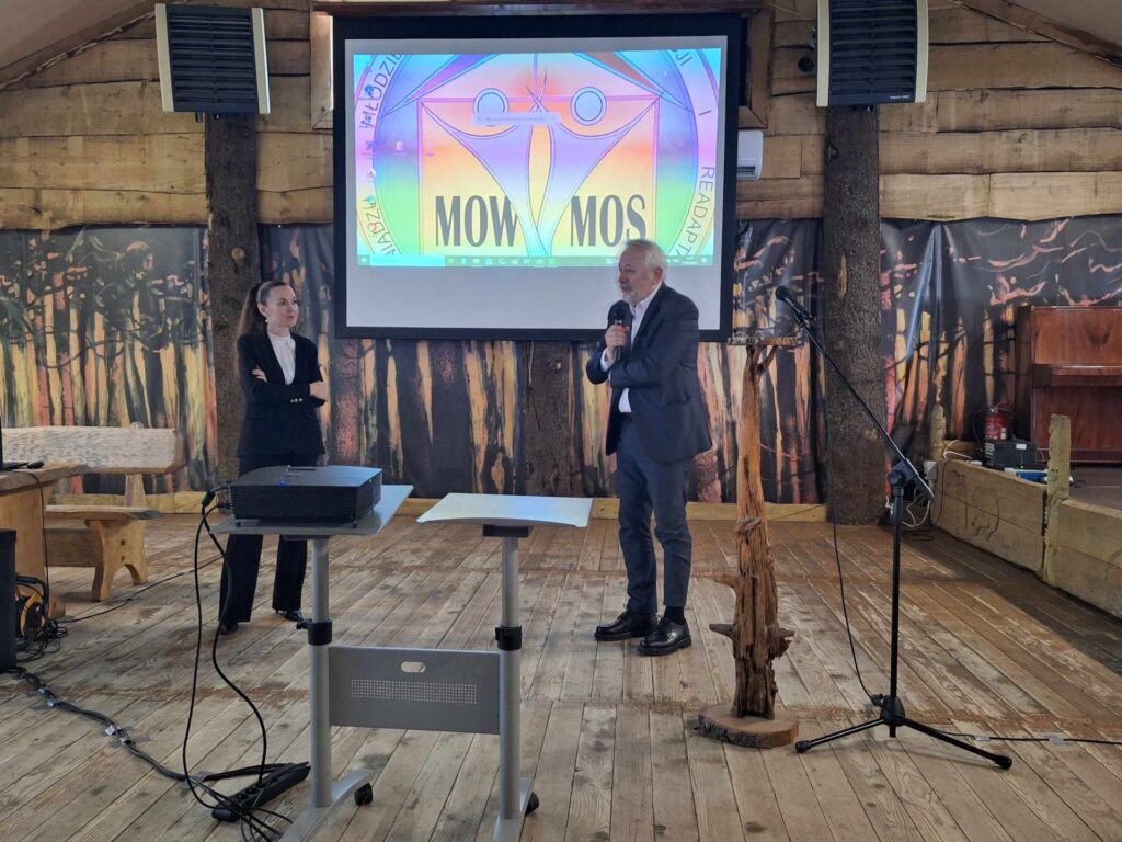 Dyskusja krajowej konsultantki ds. psychiatrii dzieci i młodzieży dr Aleksandry Lewandowskiej i pełnomocnika ministra ds. nieletnich prof. Marka Konopczyńskiego z Ministerstwa Sprawiedliwości