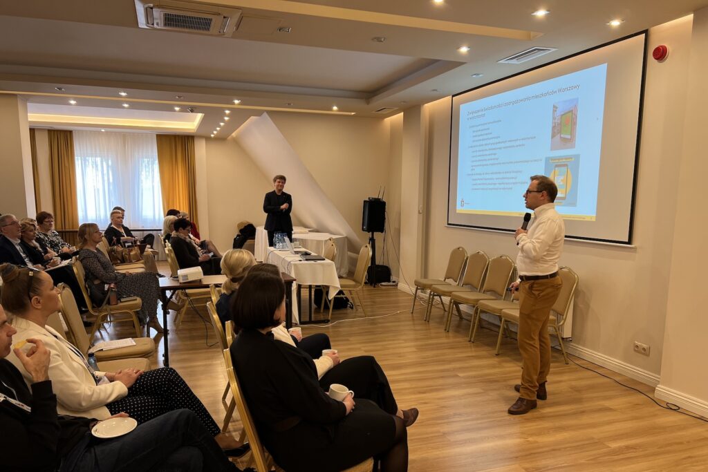 Wykład dr. Antoniego Morawskiego na temat narzędzi cyfrowych w rozwoju wolontariatu w JST