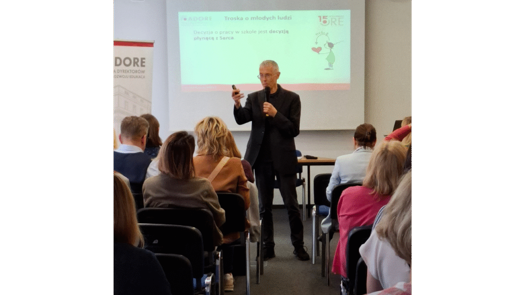 dr Jacek Strzemieczny i uczestnicy szkolenia ADORE 2025
