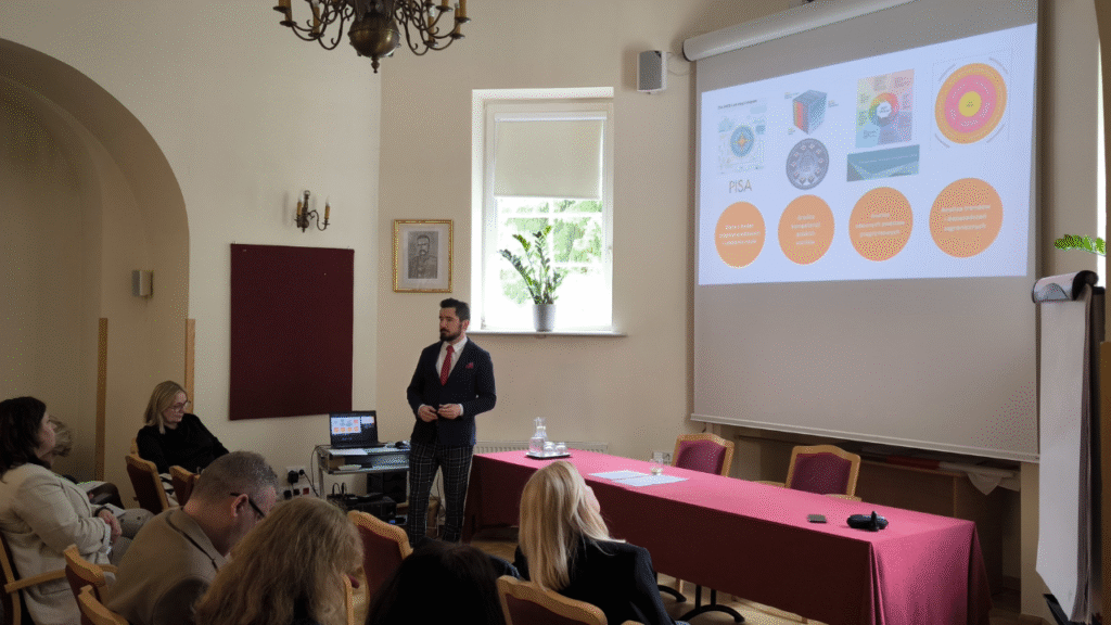 Marcin Marciniak-Mierzejewski z Instytutu Badań Edukacyjnych przedstawia konteksty realizacji reformy