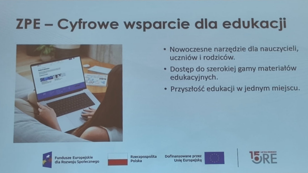 O&nbsp;cyfrowej transformacji edukacji i&nbsp;Zintegrowanej Platformie Edukacyjnej na&nbsp;konferencji poświęconej edukacji w&nbsp;erze cyfrowej