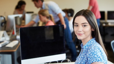 Nabór wniosków o stypendia dla dzieci i młodzieży z rodzin o niskich dochodach