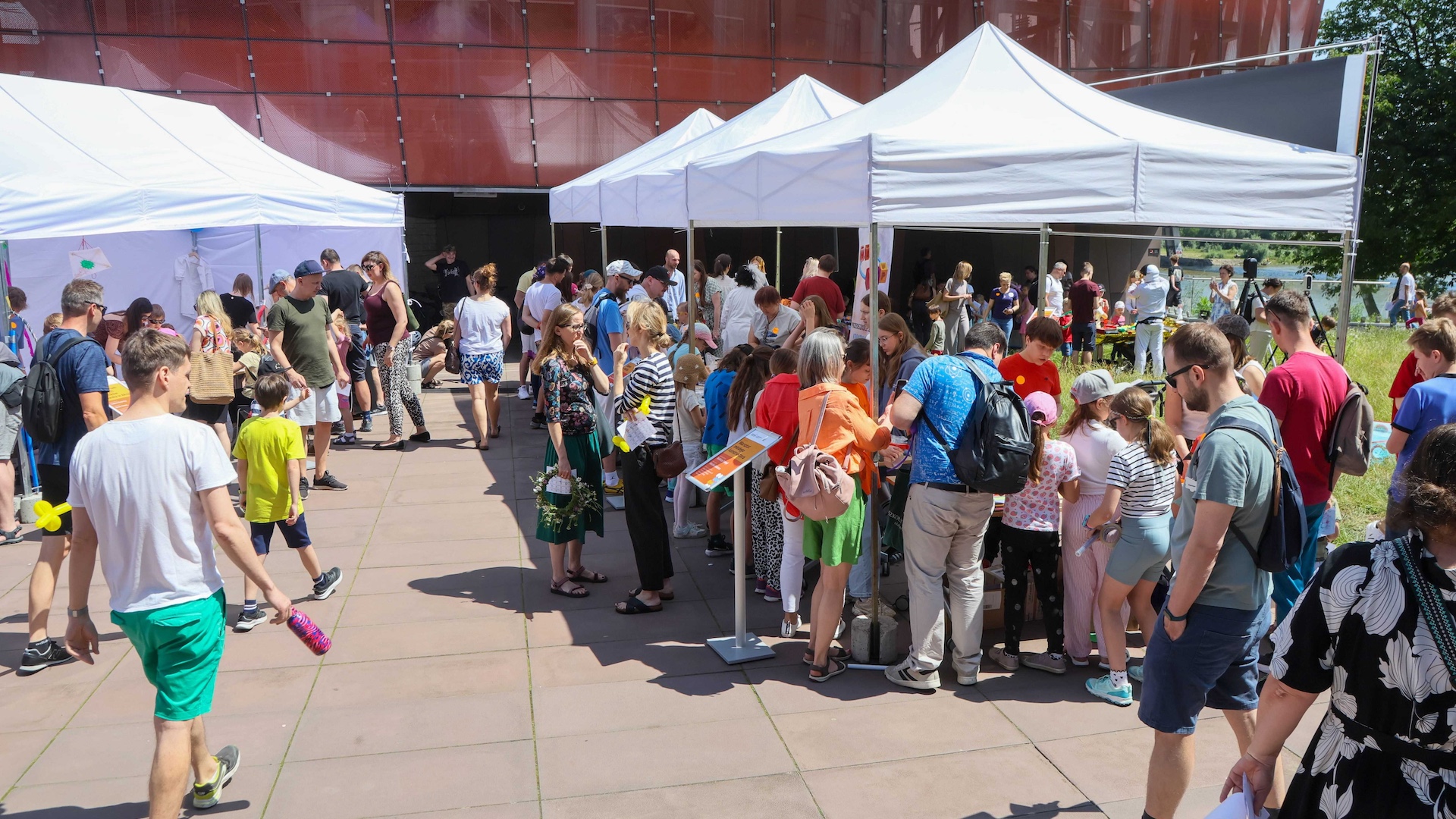 Relacja z X Warszawskiego Pikniku Klubów Młodego Odkrywcy w Centrum Nauki Kopernik