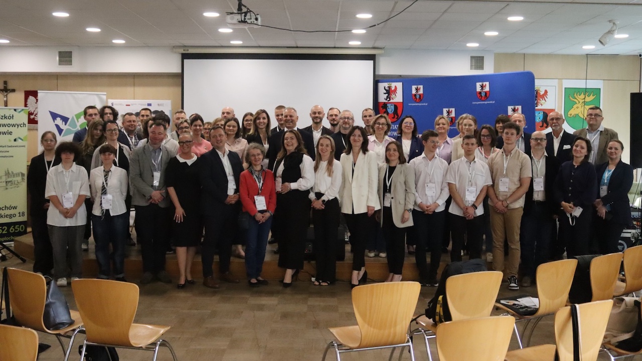 Tradycja i cyfryzacja – tak działa Powiat Węgrowski na rzecz cyfrowej transformacji  w edukacji