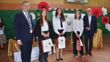 Konkurs wiedzy o życiu i twórczości Cypriana Kamila Norwida w Strachówce