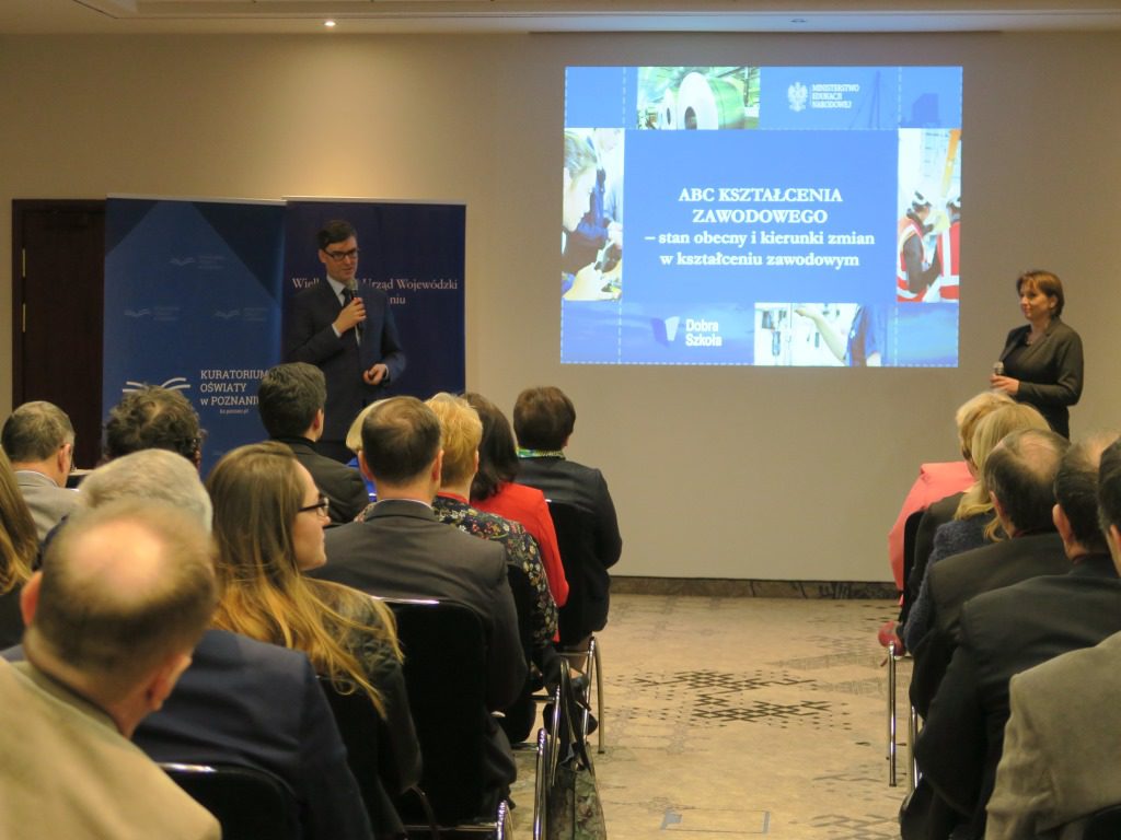 Piotr Bartosiak, Emilia Maciejewska, przedstawiciele Departamentu Strategii, Kwalifikacji i Kształcenia Zawodowego w Ministerstwie Edukacji Narodowej