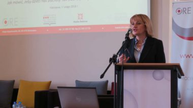 Dyrektor ORE Jadwiga Mariola Szczypiń otwiera konferencję