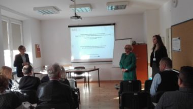 Wicedyrektor ORE Bożena Mayer-Gawron, ekspert zadania 1. Magdalena Mrozkowiak, ekspert zadania 2. Monika Wojciechowska, uczestnicy spotkania