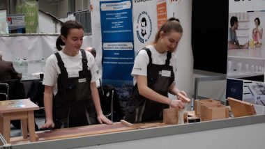 pokaz obróbki drewna