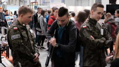 pokaz obsługi broni