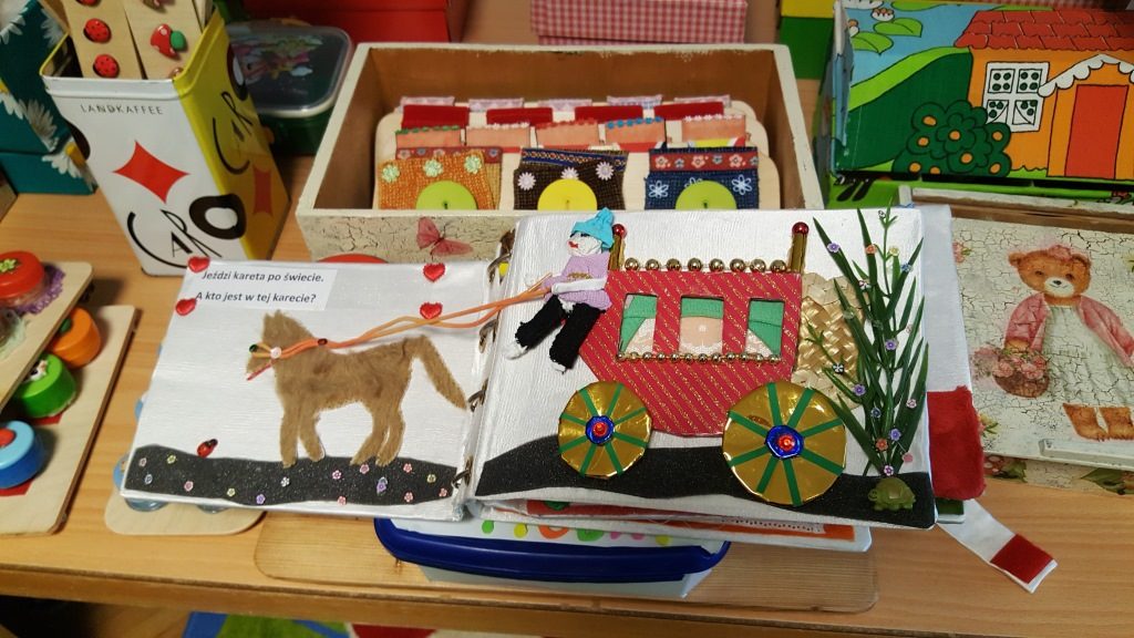 Pomoce dydaktyczne o róźnej strukturze i fakturze, wykonane własnoręcznie 6