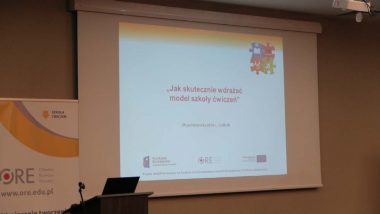 „Jak skutecznie wdrażać model szkoły ćwiczeń” – slajd powitalny