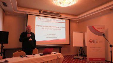 wykład dr Tomasza Bajkowskiego dotyczący etykietowania ucznia w szkole