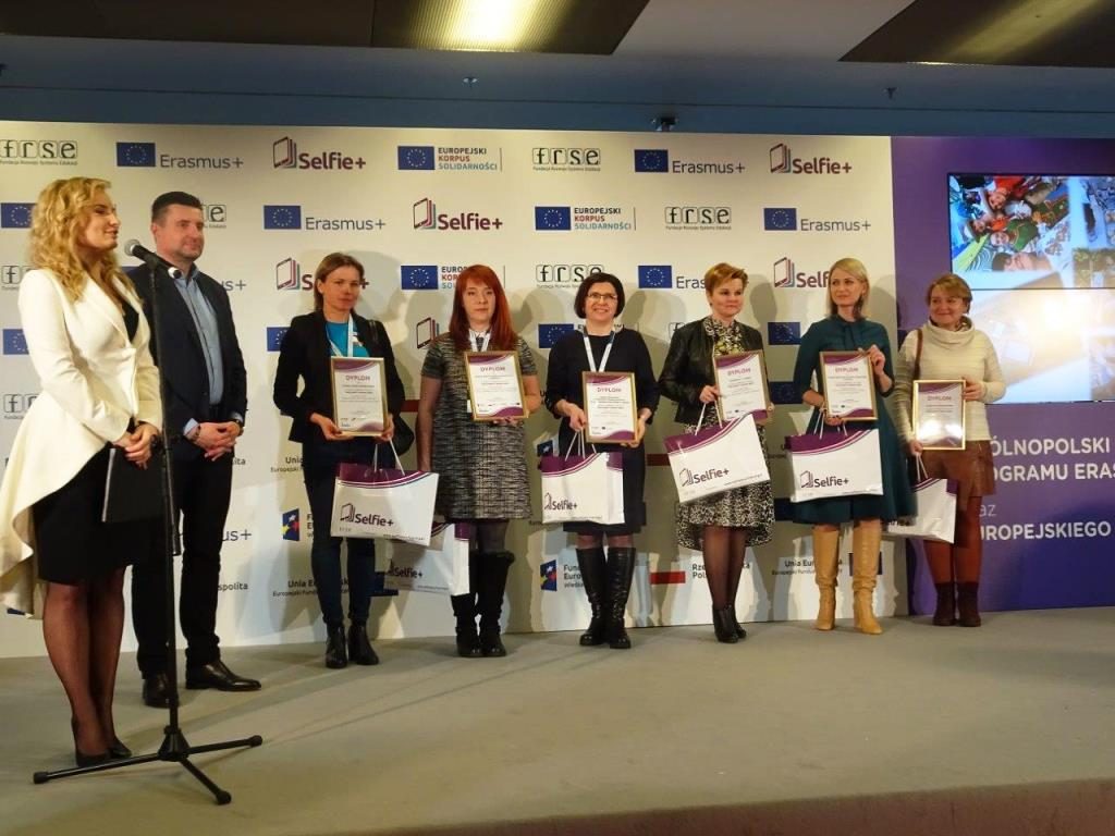 Ceremonia wręczenia nagród w konkursie fotograficznym SElfie+