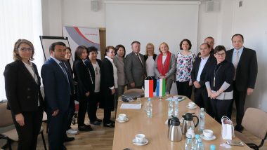 zdjęcie grupowe uczestników spotkania