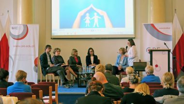 Uczestnicy panelu dyskusyjnego od lewej strony: dr Jakub Kołodziejczyk, Joanna Berendt, dr Barbara Wolny, dr Lidia Zabłocka-Żytka, Teresa Szopińska-Grodzka, Joanna Kulesza