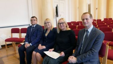 Od lewej: Tomasz Madej Wicedyrektor Ośrodka Rozwoju Edukacji; Marianna Brzozowska–Skwarek – Naczelnik Departamentu Strategii, Kwalifikacji i Kształcenia Zawodowego Ministerstwa Edukacji Narodowej; Marzenna Habib – p.o. Dyrektor Ośrodka Rozwoju Edukacji; Krzysztof Wiśniewski – Mazowiecki Wicekurator Oświaty