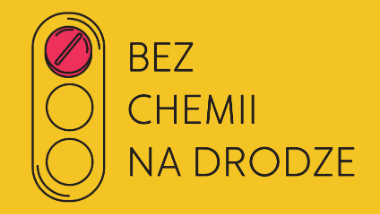 Logo kampanii Bez chemii na drodze. Na żółtym tle przedstawiono sygnalizację świetlną z zaznaczonym światłem czerwonym, obok napis Bez chemii na drodze