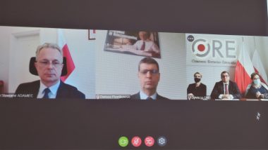 od lewej: Sławomir Adamiec, dyrektor generalny w Ministerstwie Edukacji i Nauki, Dariusz Piontkowski, sekretarz stanu w Ministerstwie Edukacji i Nauki, Agnieszka Karczewska- Gzik, kierownik Wydziału Rozwoju Kompetencji Społecznych i Obywatelskich, Tomasz Madej, p.o Dyrektor Ośrodka Rozwoju Edukacji, Grażyna Wiśniewska Wicedyrektor Ośrodka Rozwoju Edukacji